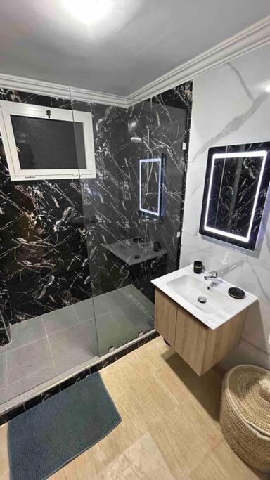 Appartement Haut Standing 3 Chambres Avec Terasse Quartier Gueliz Hivernage A Marrakech I19 Marrákes Kültér fotó